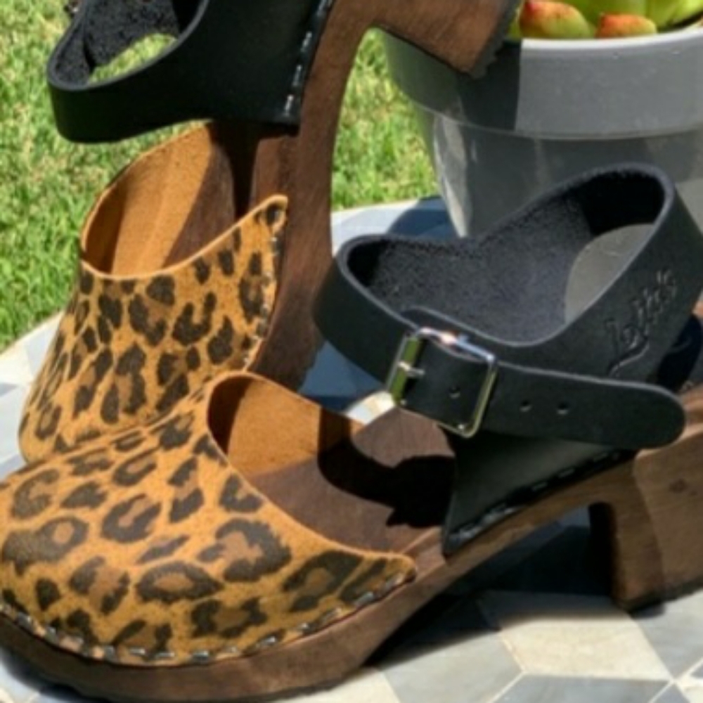 Lotta cheetah clogs